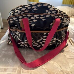 Fighting Eel black and hot pink fish carryall bag